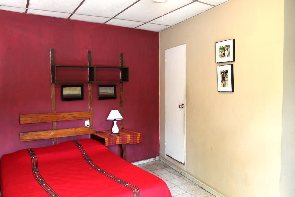 Ximenas Guest House San Salvador Exterior photo