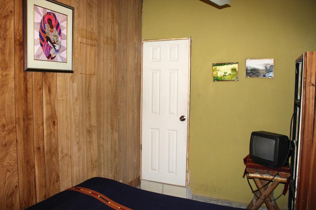 Ximenas Guest House San Salvador Exterior photo